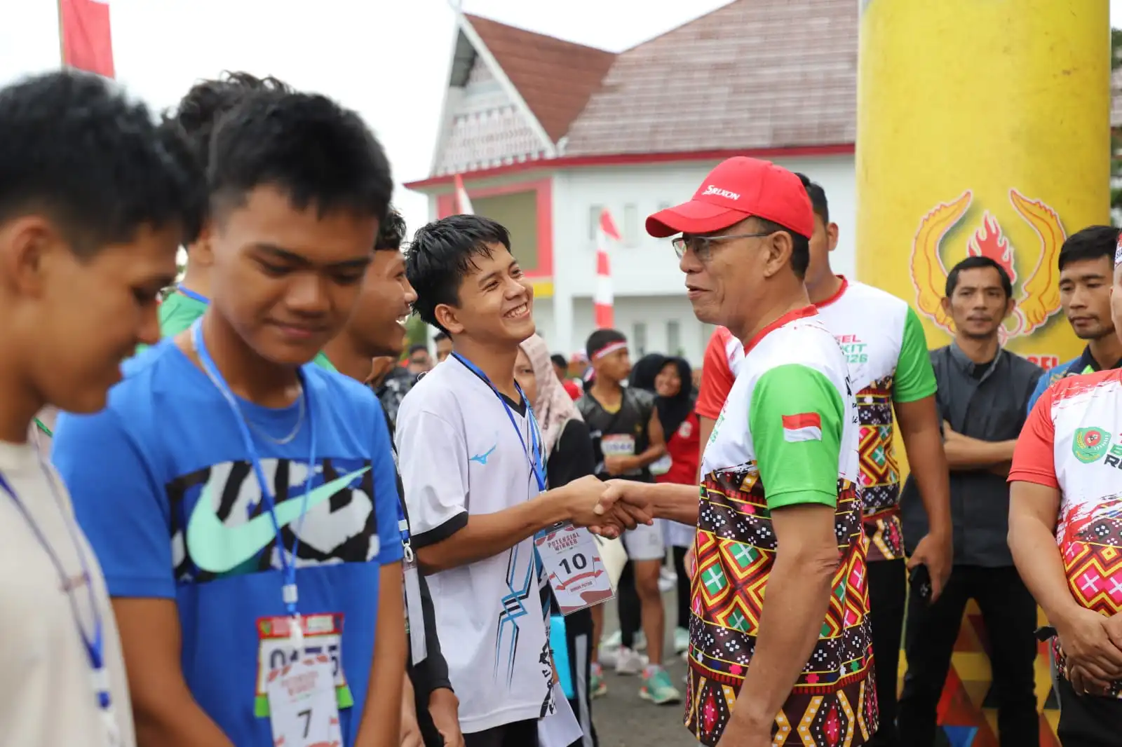 Memeriahkan Hari Ulang Tahun (HUT) RI ke-81 : Bupati Tapsel Lepas Peserta Tapsel Bangkit Fun Run dan Fun Walk 2026