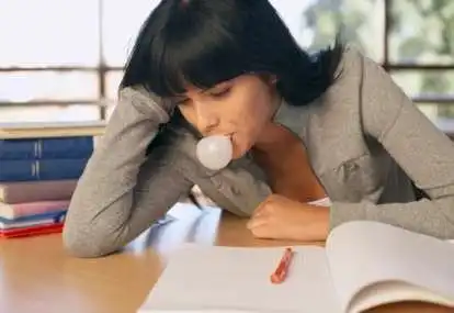 Kunyah Permen Karet Saat Ujian: Strategi Cerdas atau Sekadar Sugesti? Ini Penjelasan Ilmiahnya