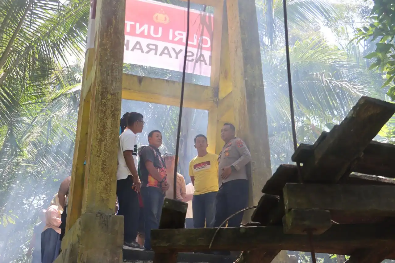 Polres Tapsel Rehabilitasi Jembatan Gantung Merah Putih di Muaratais