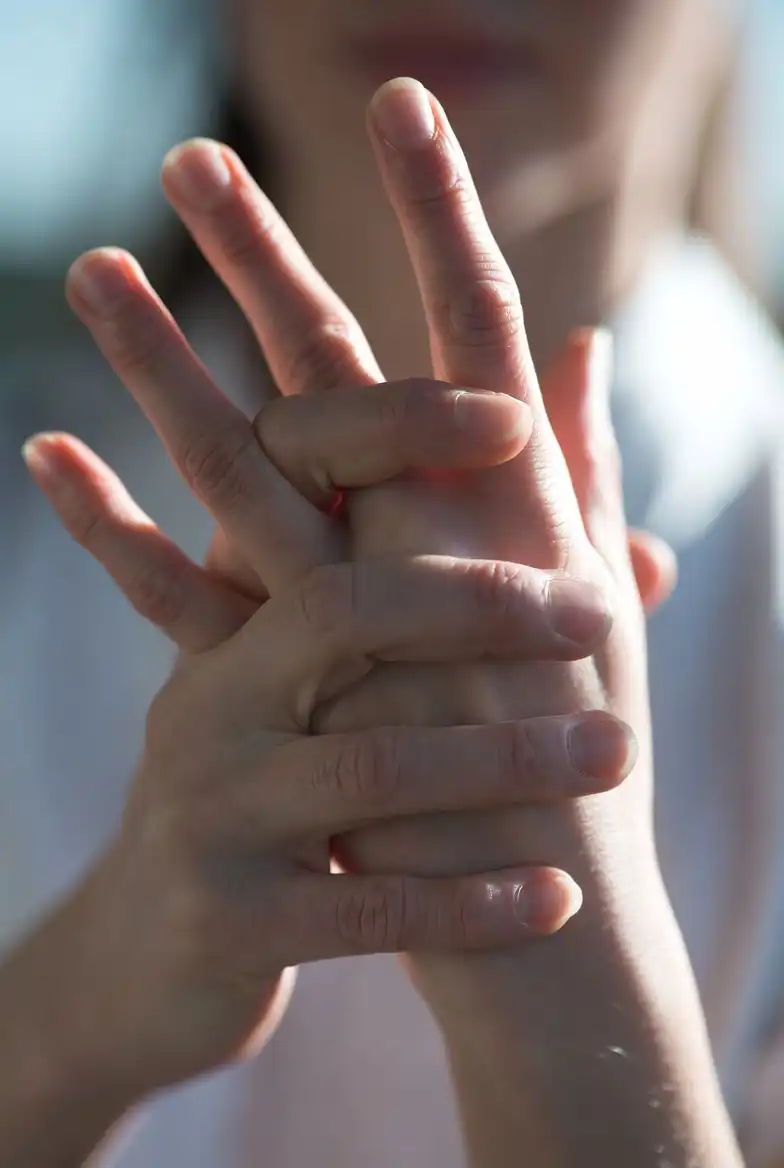 Bunyi "Krek" Saat Sendi Diregangkan: Berbahaya atau Tidak?