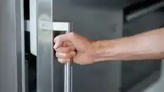 Mengapa Bagian Belakang Kulkas Terasa Panas Saat Digunakan? Ini Penjelasannya
