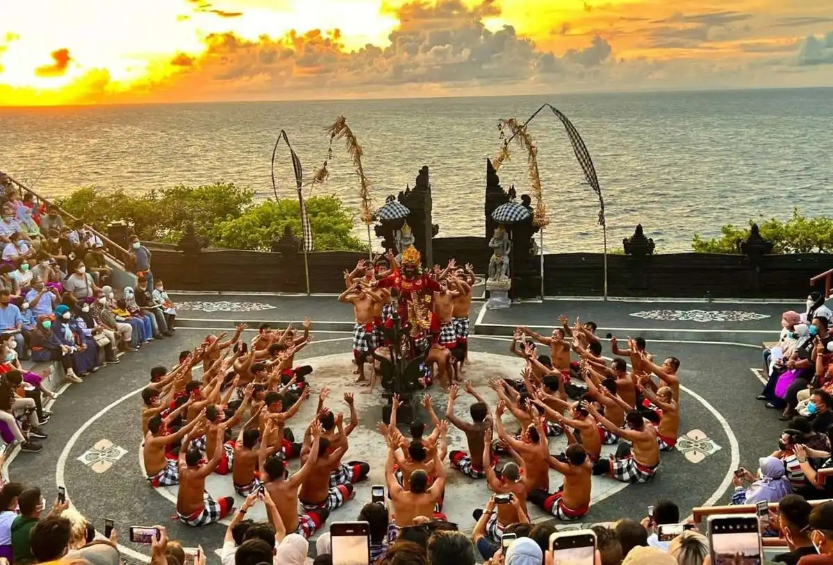 Mengenal Tari Kecak, Warisan Budaya Bali yang Mendunia