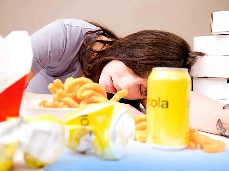 Mengapa Tubuh Bisa Terasa Lemas Setelah Makan? Ini Penjelasan Ilmiahnya