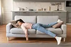 Mengapa Tubuh Terasa Berat saat Baru Bangun dari Tempat Tidur?