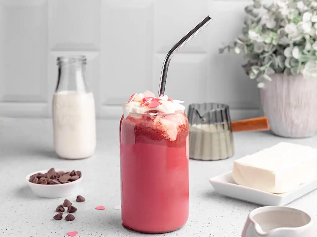 Menelusuri Asal-Usul Red Velvet: Dari Kue Klasik hingga Jadi Minuman Kekinian
