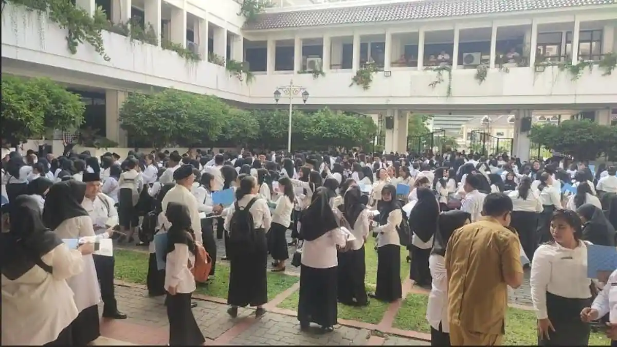 Pemprov Sumut Tunggu Arahan Pemerintah Pusat soal Kebijakan P3K Paruh Waktu Jadi Penuh Waktu Artikel ini telah tayang di Tribun-Medan.com dengan judul Pemprov Sumut Tunggu Arahan Pemerintah Pusat soal Kebijakan P3K Paruh Waktu Jadi Penuh Waktu, https://medan.tribunnews.com/medan-terkini/1808456/pemprov-sumut-tunggu-arahan-pemerintah-pusat-soal-kebijakan-p3k-paruh-waktu-jadi-penuh-waktu. Penulis: Anisa Rahmadani | Editor: Randy P.F Hutagaol