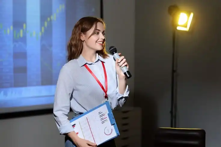 7 Tips Public Speaking untuk Mahasiswa agar Tidak Gugup Saat Presentasi