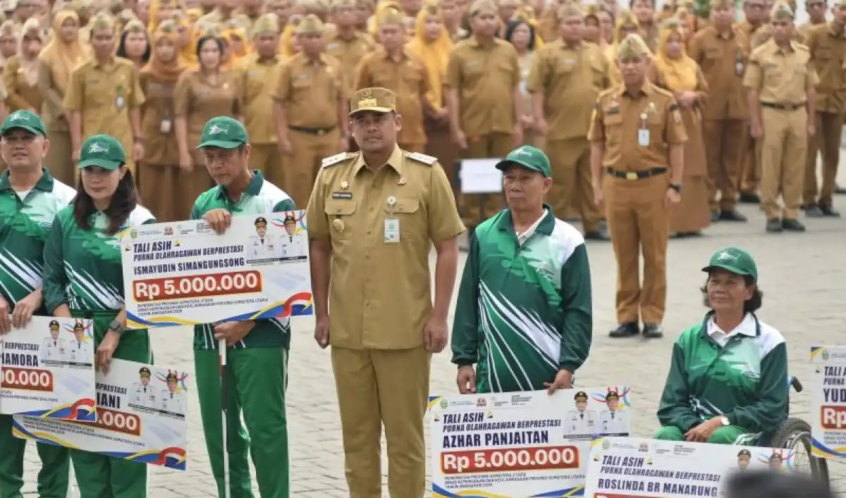 Bobby Nasution Beri Tali Asih kepada 12 Atlet Legendaris Sumut