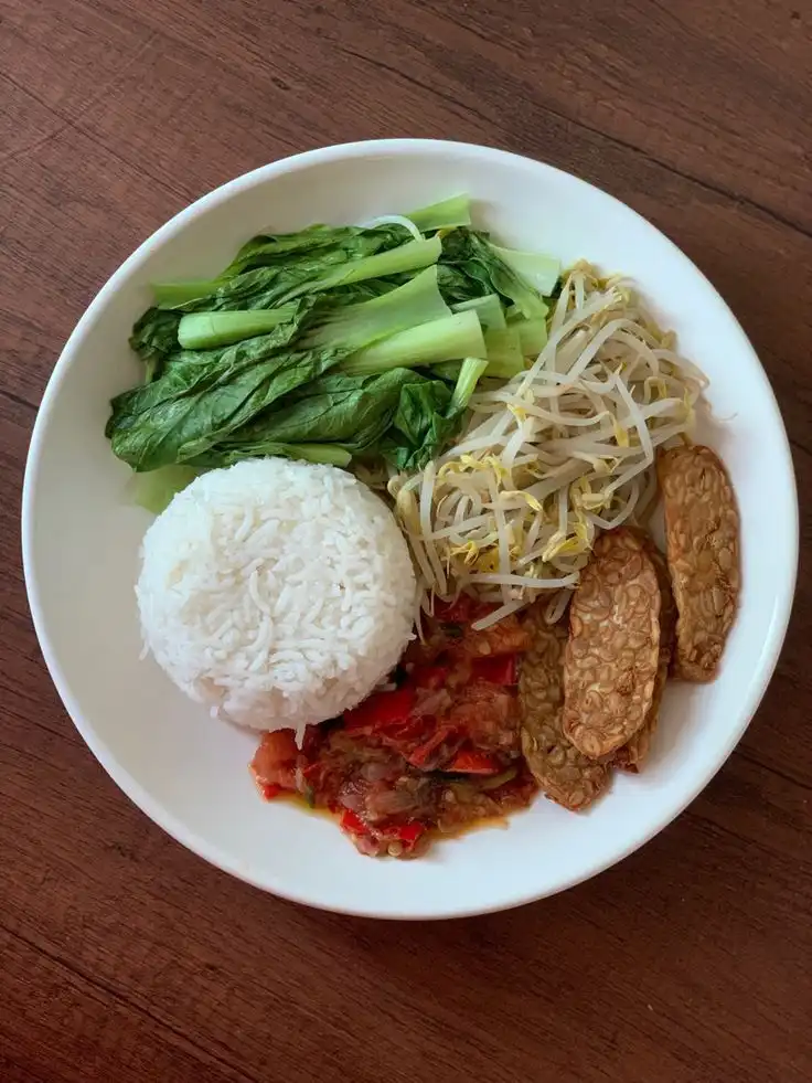 Menu Makan Siang Sederhana tetapi Tetap Bergizi