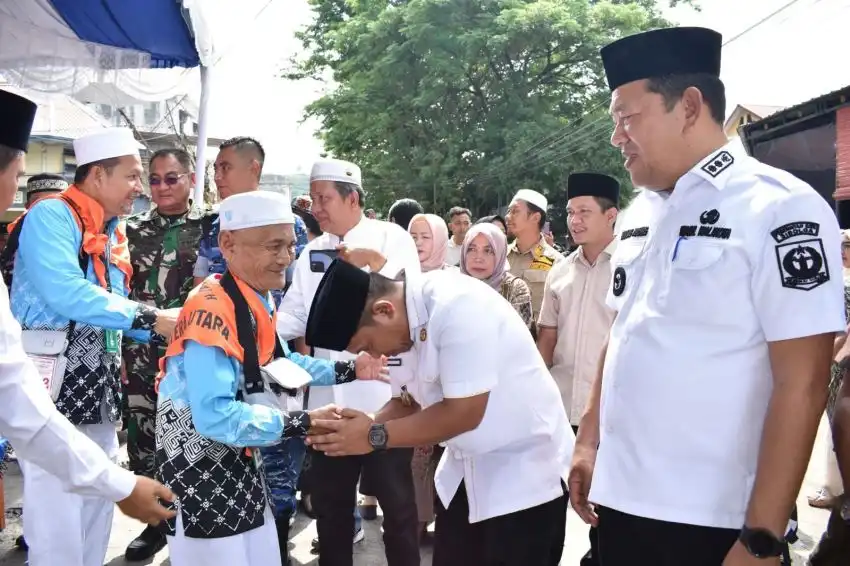 Wali Kota Sibolga Lepas 30 Calon Jamaah Haji Tahun 2026 di Masjid Agung