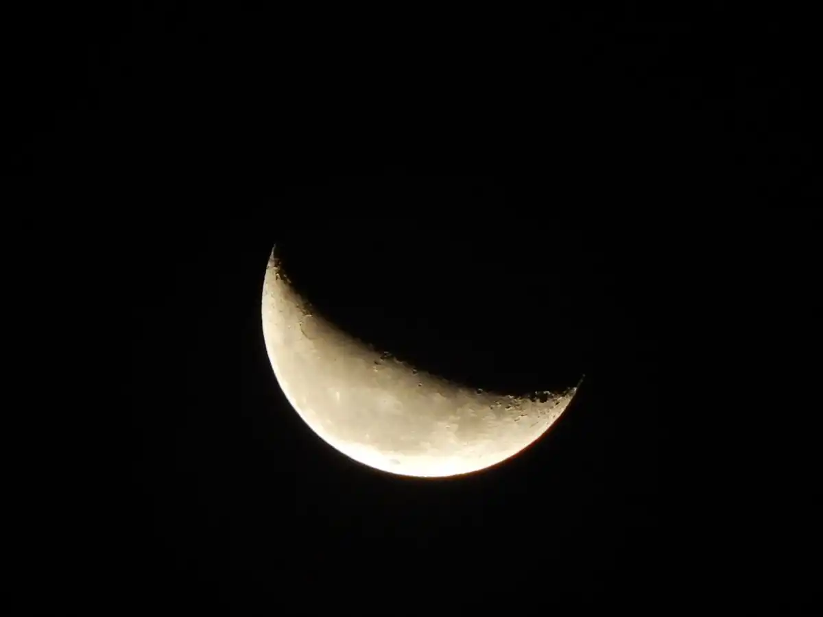 Bukan Sekadar Lengkungan di Langit, Ini Fakta Menarik tentang Bulan Sabit