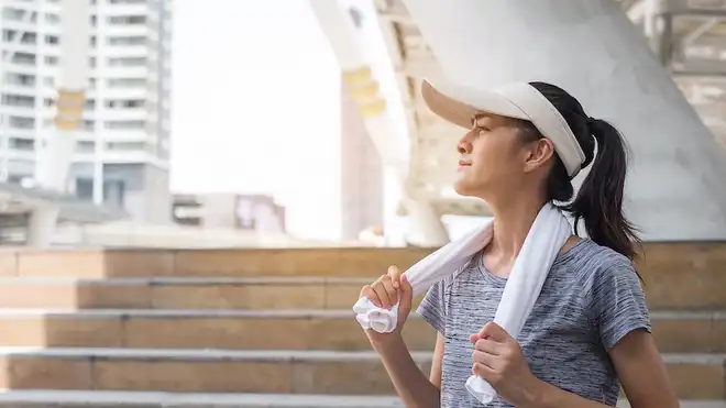 Mandi Setelah Olahraga, Segar Instan atau Malah Bahaya Buat Badan?