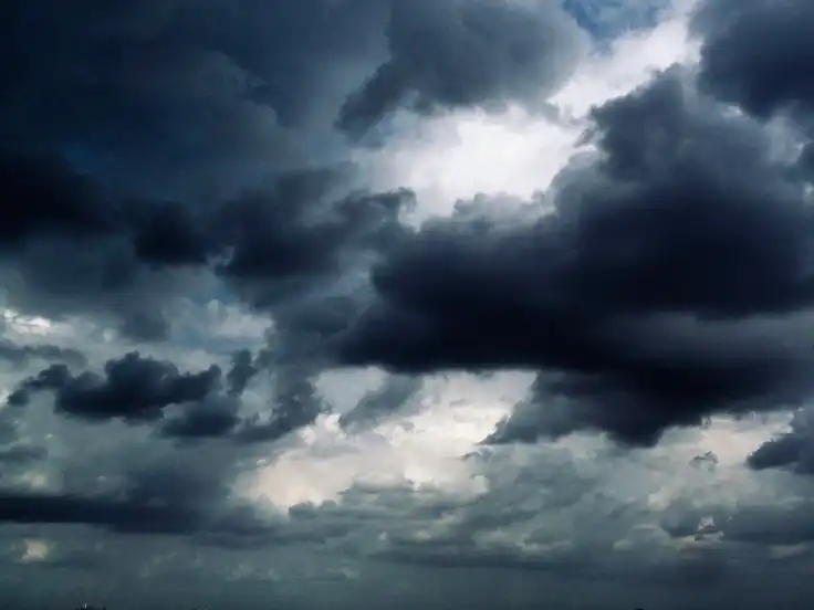 Awan Terlihat Ringan, Tapi Mengapa Bisa Menyimpan Air Begitu Banyak?