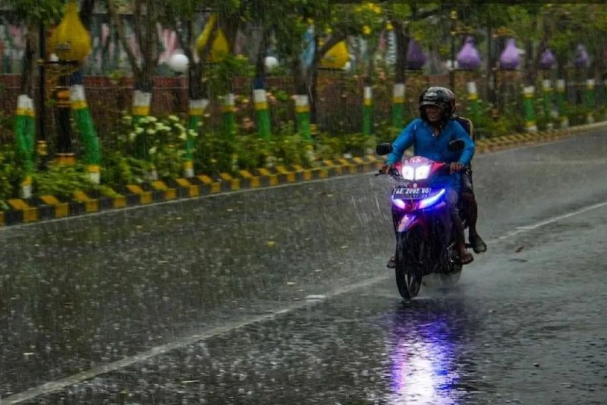 BMKG: Sebagian Besar Wilayah Indonesia Masih Berpotensi Hujan, Waspada Petir di Sejumlah Daerah
