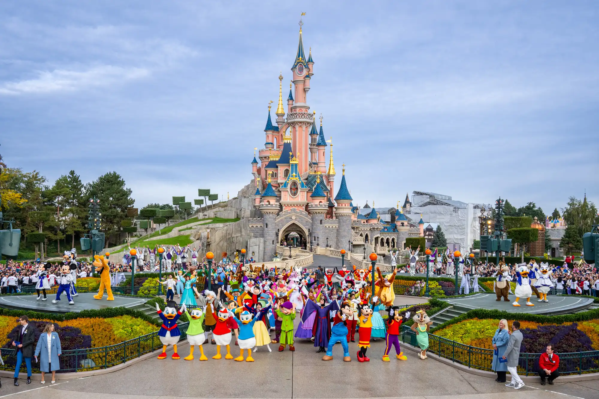 Disneyland, Destinasi Impian untuk Melepas Penat dan Stres