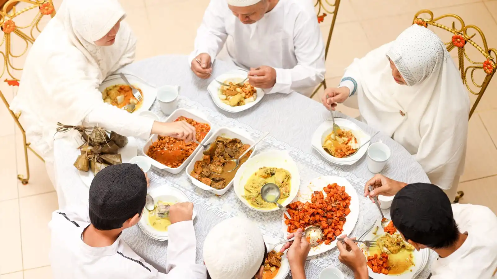 Tips Tetap Bugar Selama Ramadan: Pola Makan dan Hidrasi yang Tepat Saat Puasa