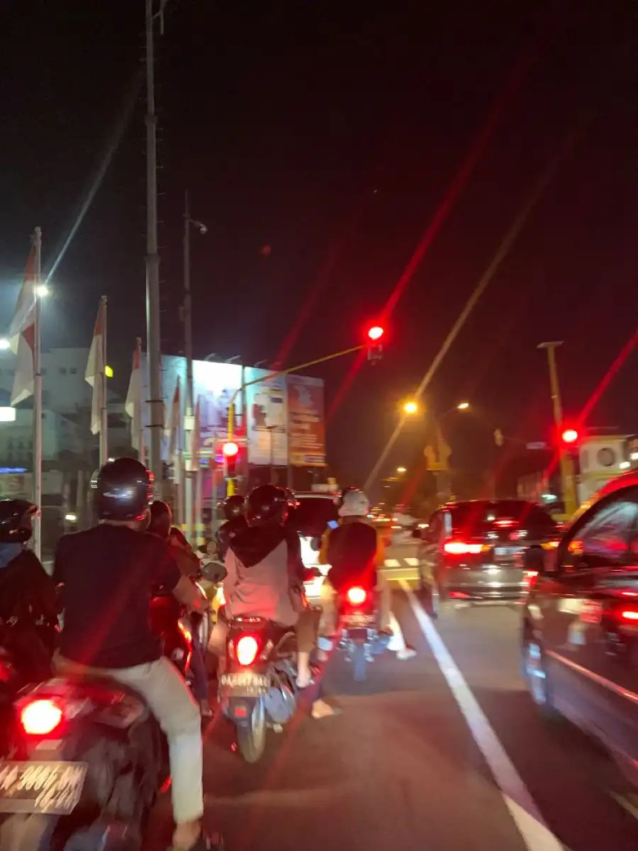 Bahaya Sering Keluar Malam: Dampak Udara Dingin dan Kurang Istirahat bagi Kesehatan