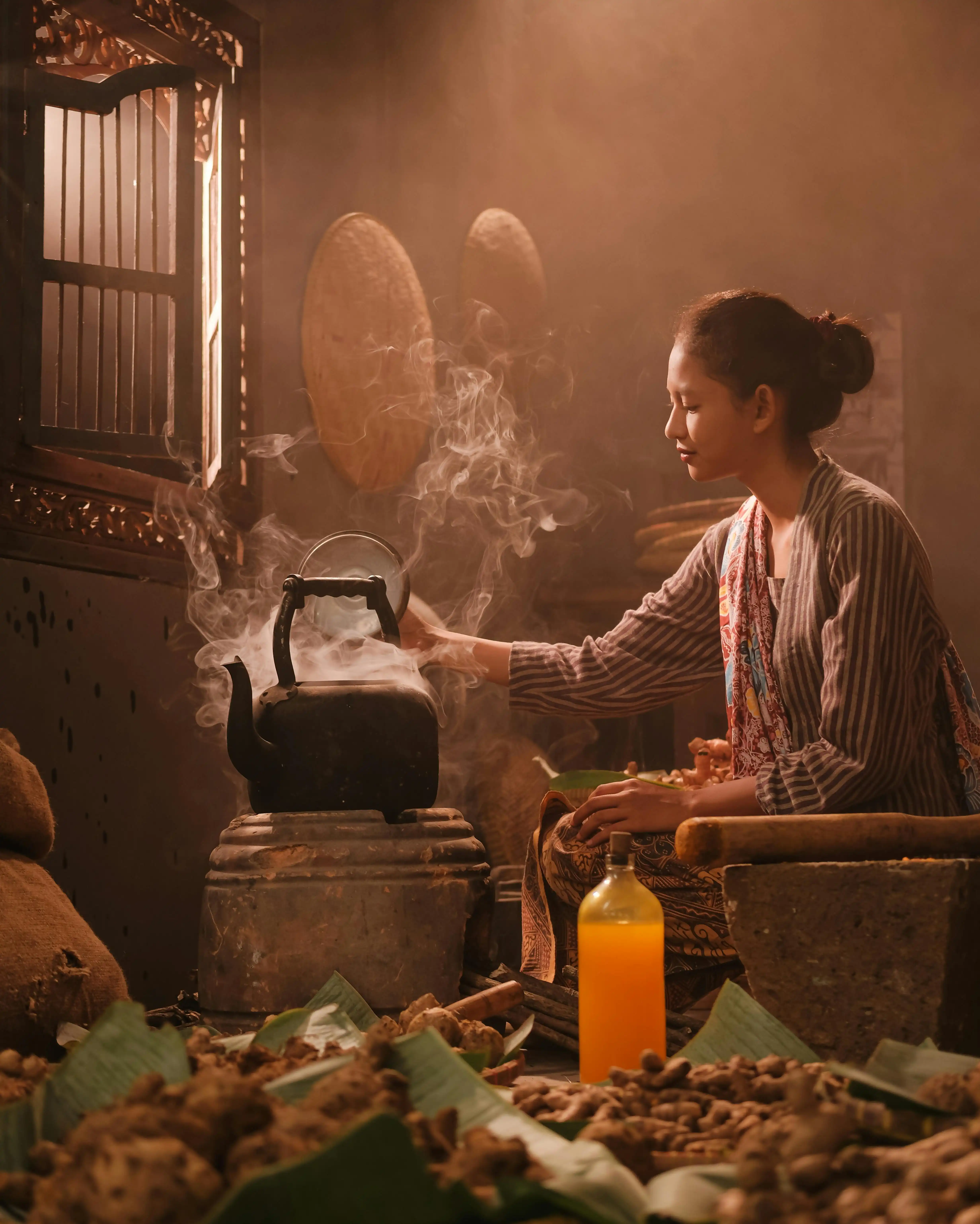 Rutin Minum Jamu Kunyit Dari Tren 'Golden Latte' ke Rahasia Kaum Jompo Tetap Fit