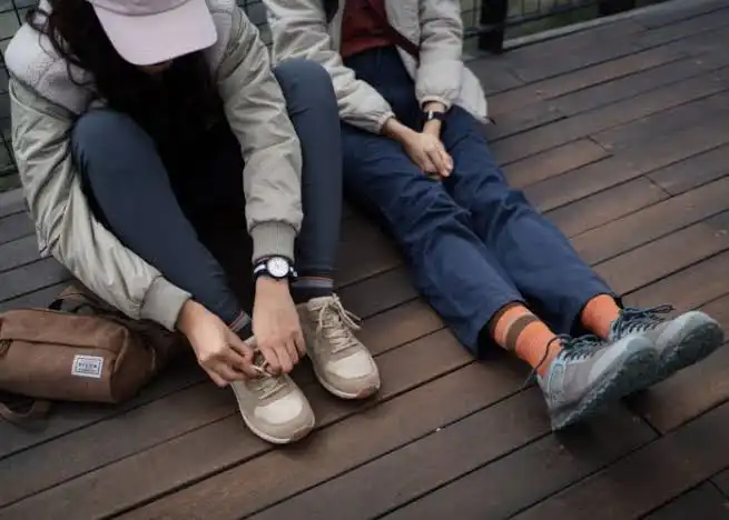 Cara Memilih Sepatu yang Nyaman untuk Berjalan Jauh