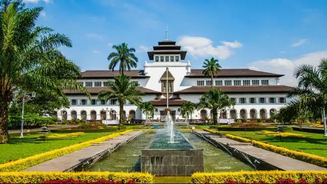 Mengapa Bandung Dijuluki Kota Kembang? Ini Sejarah dan Daya Tarik Kota Bandung
