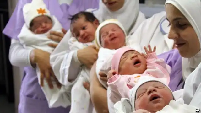 Tradisi Menyambut Bayi di Berbagai Negara, Ada yang Bikin Haru