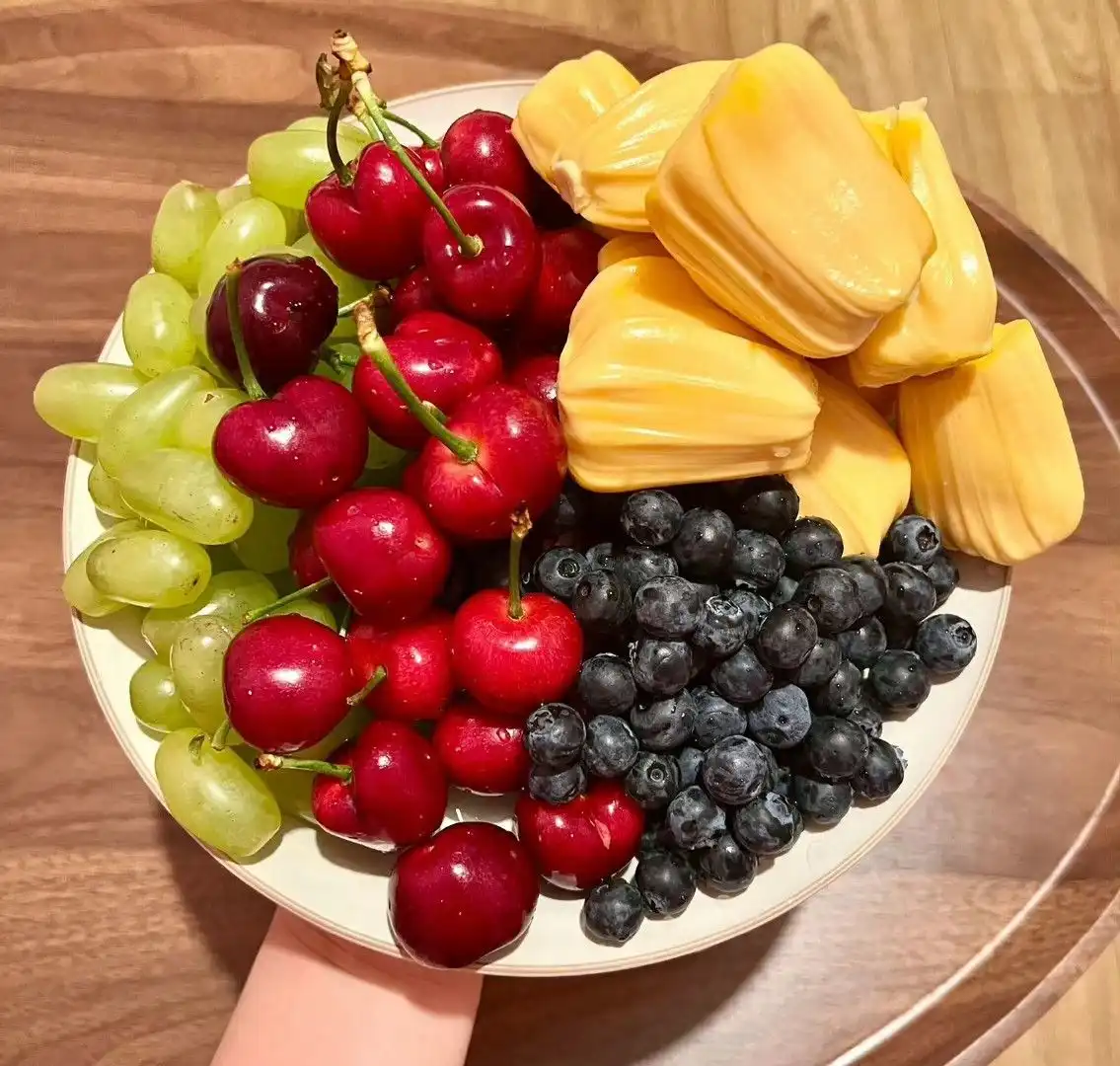 Makan Buah Malam Hari, Benarkah Selalu Jadi Masalah?