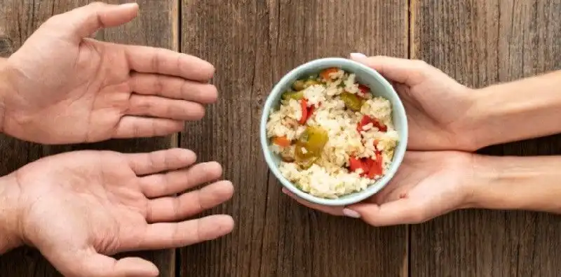 Makan Nasi dan Lauk Pakai Tangan, Apa yang Membuat Sensasinya Berbeda?
