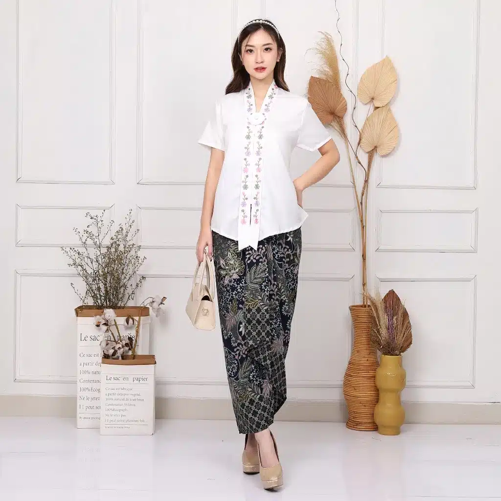 Kebaya Encim, Busana yang Memperlihatkan Perpaduan Budaya dalam Sejarah Indonesia