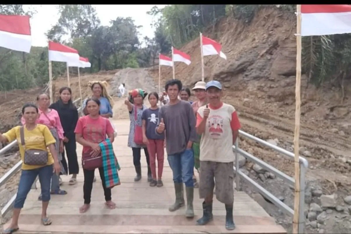 Satgas Kodim 0210/TU Rampungkan Jembatan Darurat di Humbang Hasundutan Pascabencana Longsor