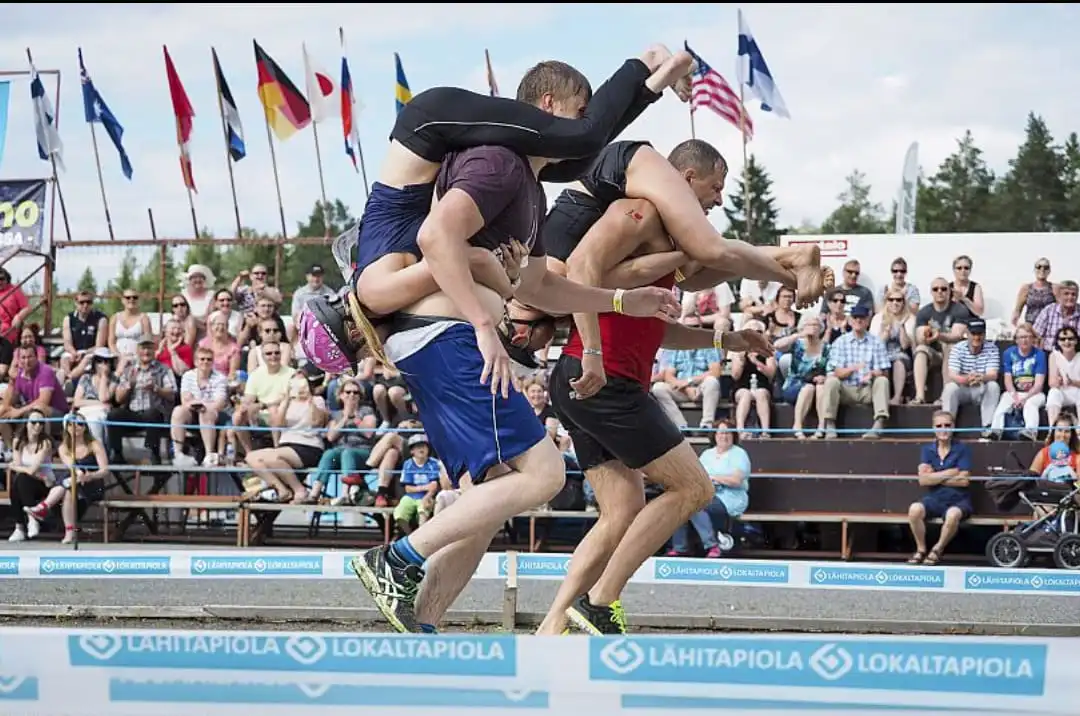 Festival  Unik di Finlandia : Lomba Menggendong Istri