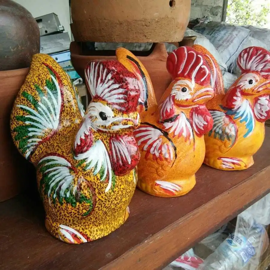 Menyimpan Uang di Celengan Ayam, Cara Menabung yang Pernah Populer di Rumah