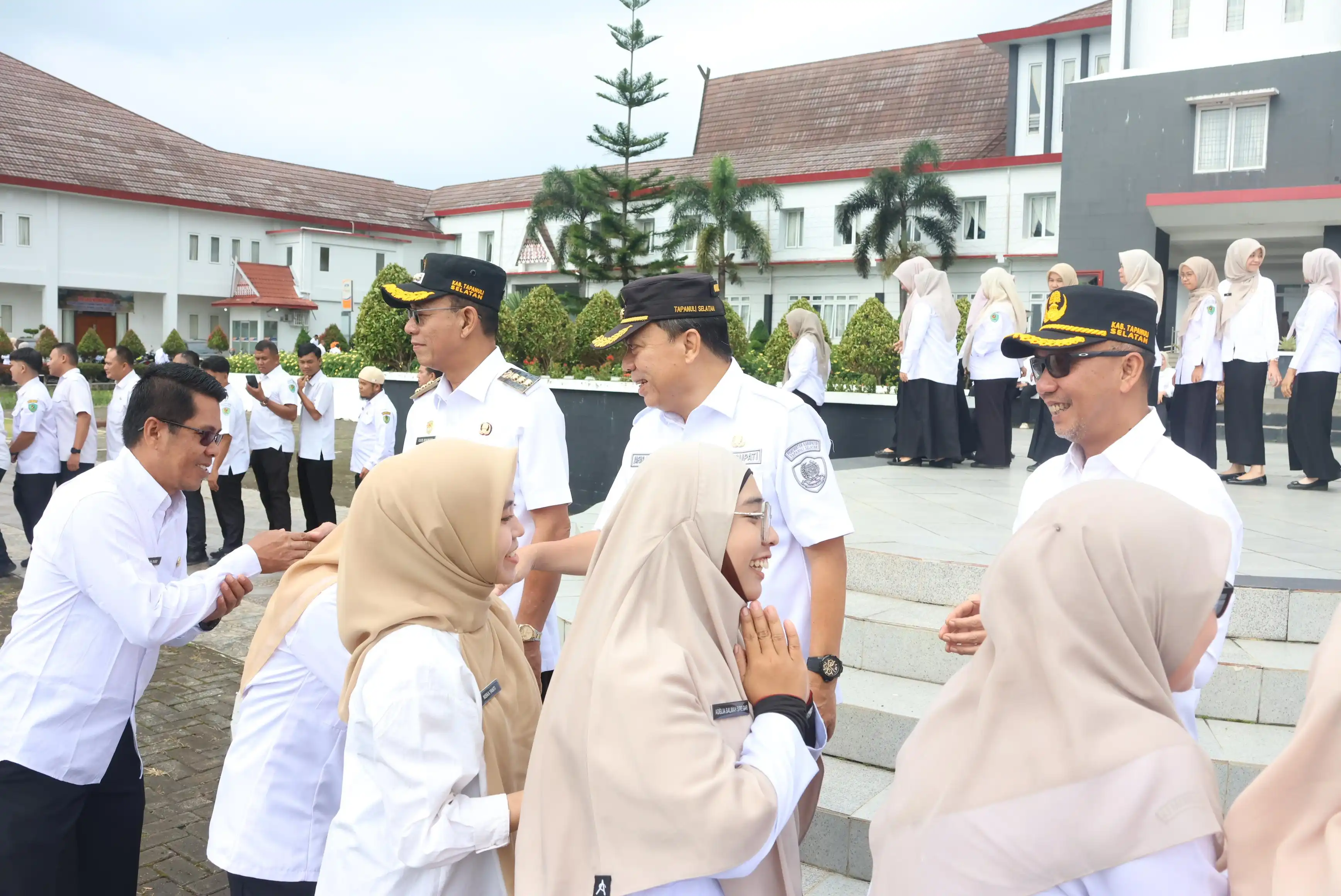 Bupati Gus Irawan Pasaribu Pimpin Apel Perdana Pasca Lebaran, Tekankan Percepatan Pemulihan Tapsel