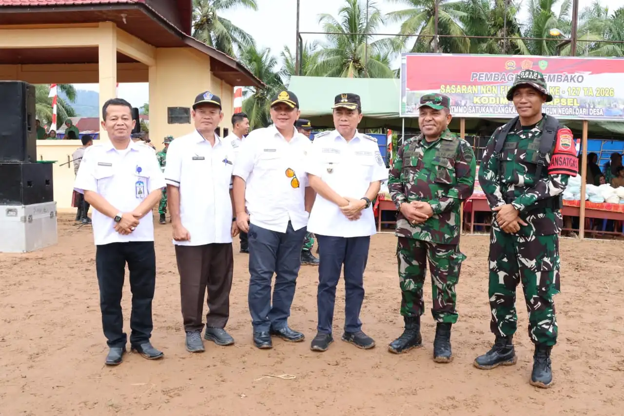 Wabup Tapsel Hadiri Penutupan TMMD ke-127 di Angkola Sangkunur, Perkuat Sinergi TNI dan Rakyat Bangun Desa