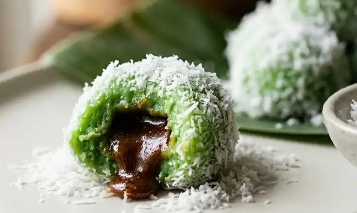 Resep Klepon Tradisional dengan Isian Gula Merah yang Lumer di Mulut