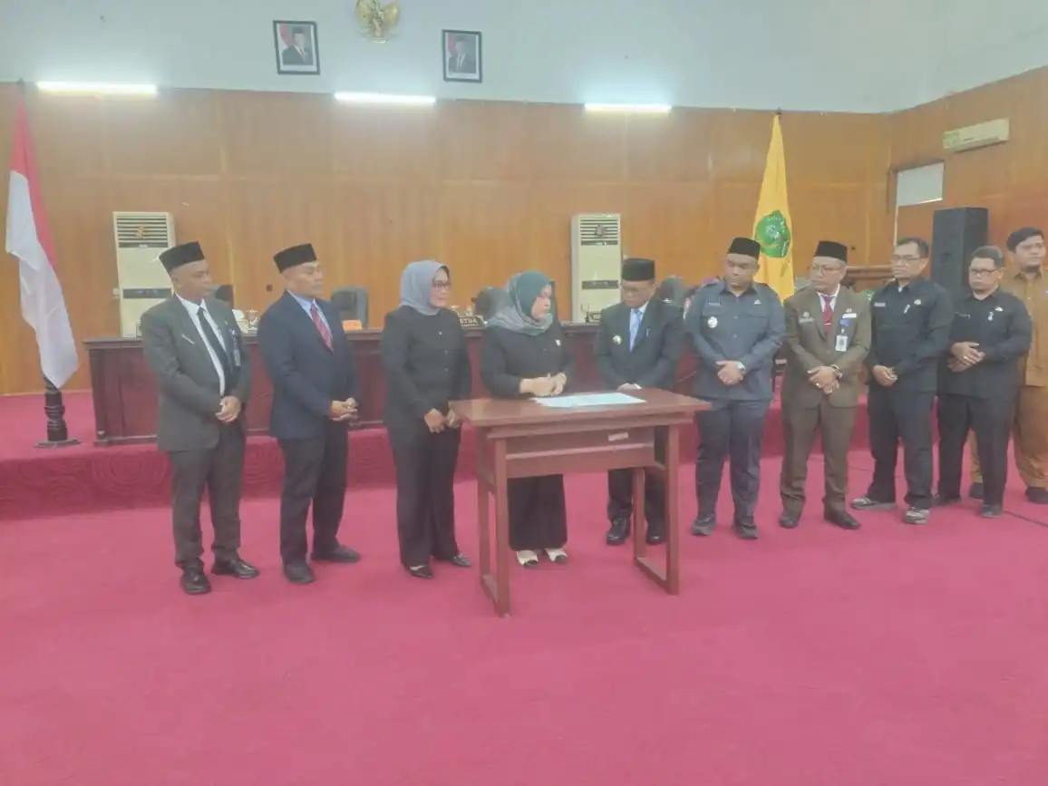 Walau Ada Penolakan Fraksi PDIP, Wali Kota Padangsidimpuan Tetap Terima Rekomendasi DPRD atas LKPJ TA 2025