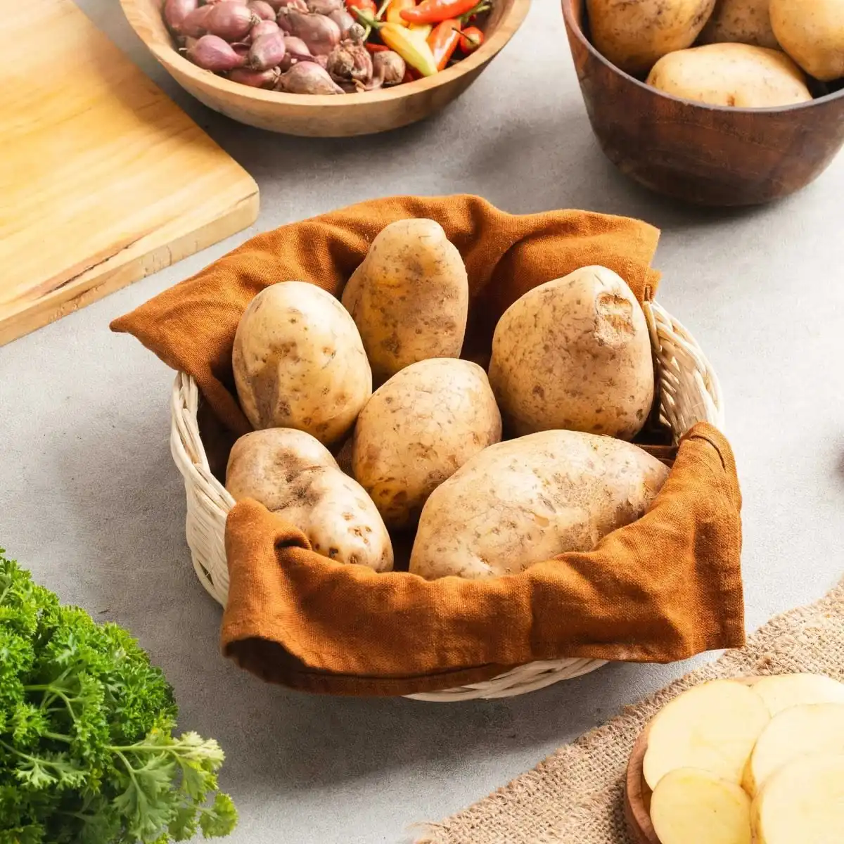 Kulit Kentang Bisa Dimakan? Ini Manfaat, Risiko, dan Cara Mengolahnya