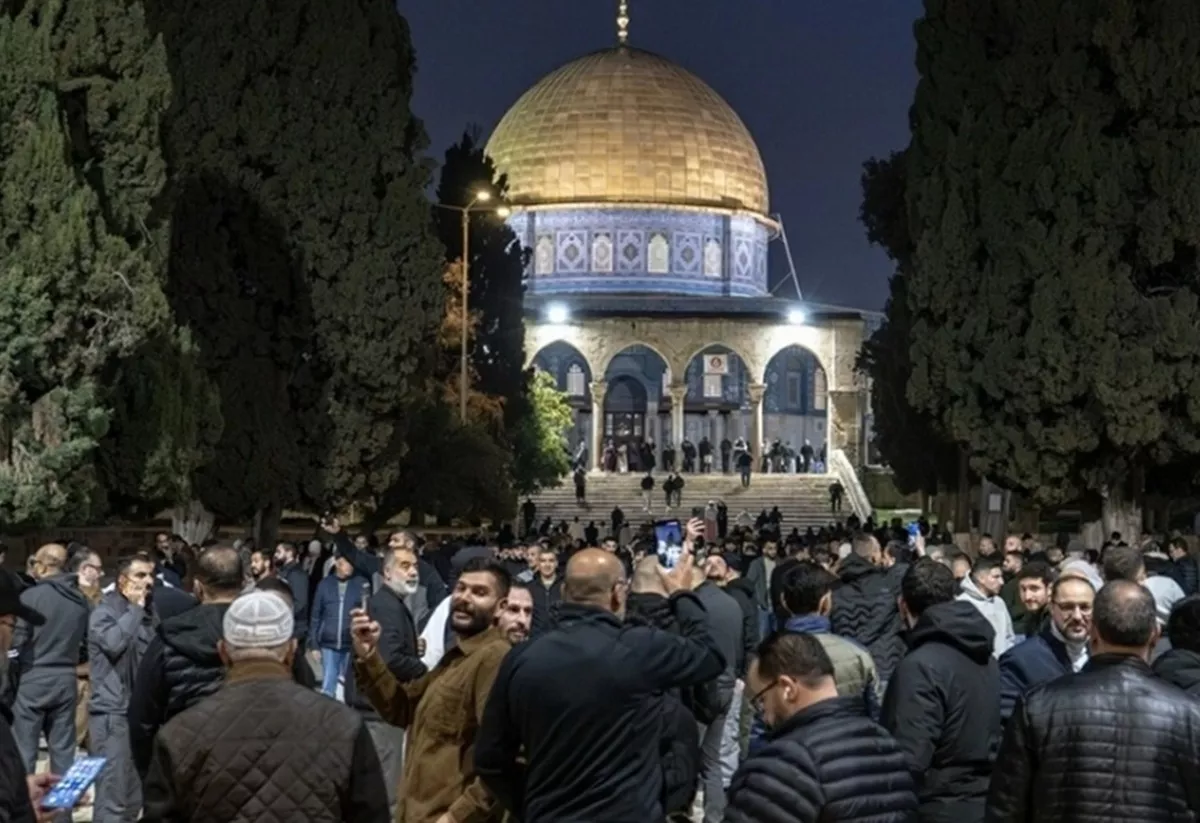 Ribuan Jemaah Padati Al Aqsa Usai Akses Dibuka Kembali