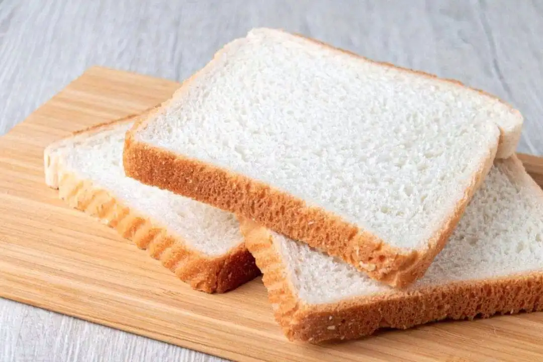 Dilema Roti Berjamur: Dipotong atau Dibuang Semua? Ini yang Perlu Kamu Tahu