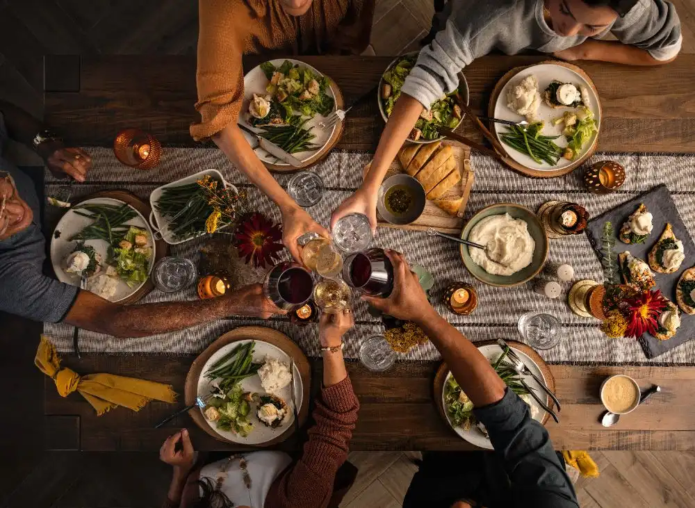 Makan Malam Terlambat: Kebiasaan Sepele atau Perlu Diperhatikan?