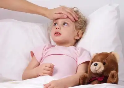 Selain Obat, Ini Rahasia Hidrasi Seru Saat Si Kecil Demam