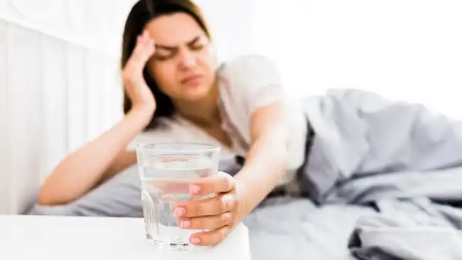 Bukan Cuma Kurang Minum, 4 Hal Ini Ternyata Bisa Memicu Dehidrasi