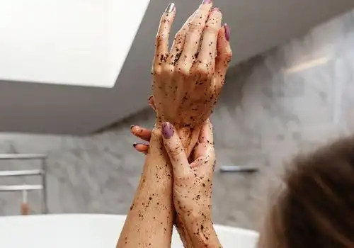 Mengapa Eksfoliasi Tidak Boleh Berlebihan? Ini Dampaknya bagi Kesehatan Kulit
