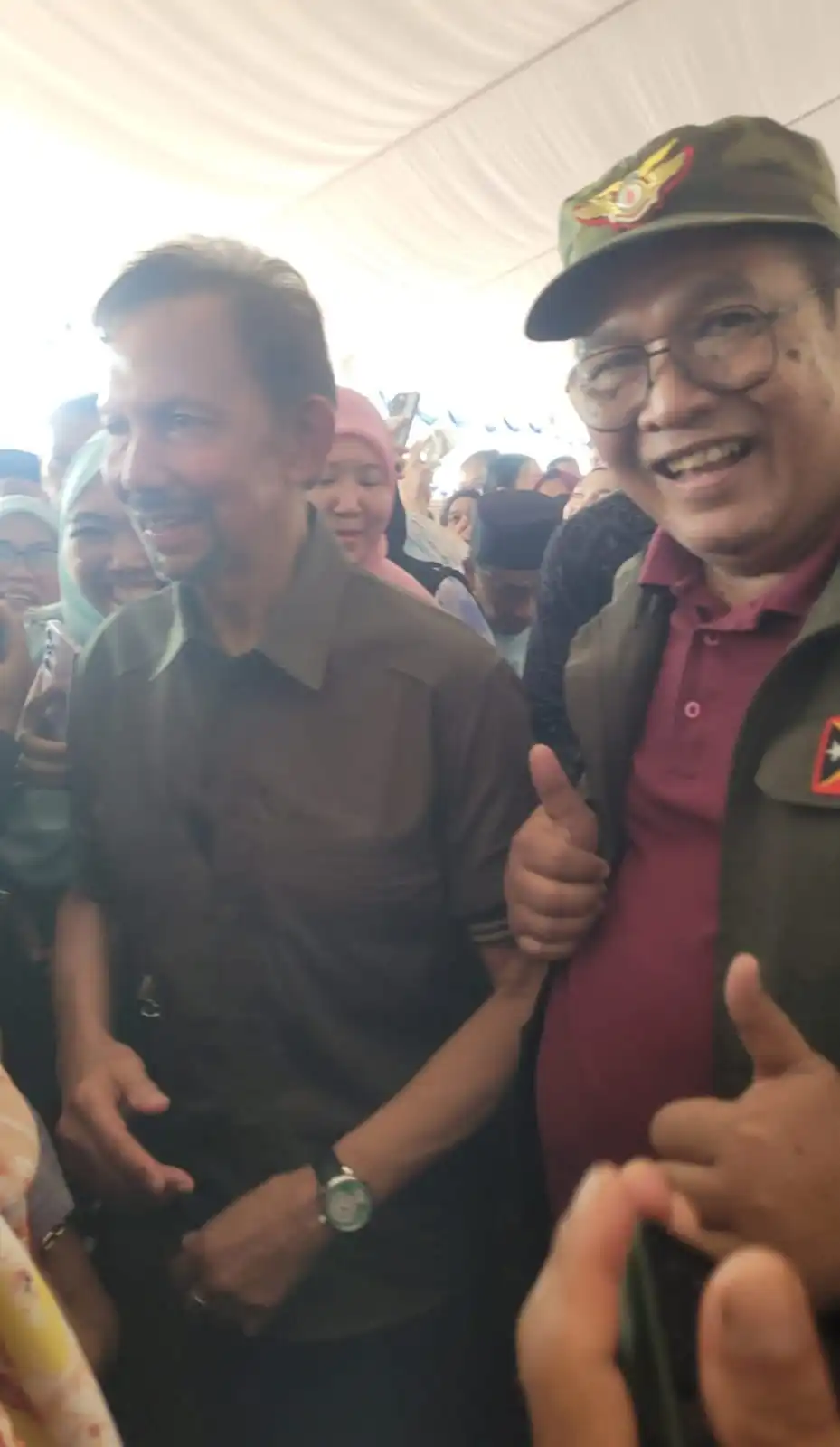 Kakek Nenek Keliling Dunia Bertemu Sultan Brunei pada Hari Keputeraan ke-80, Jadi Momen Bersejarah di Tutong