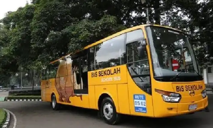 Penasaran Gak Sih Mengapa Bus Bekolah Berwarna Kuning?