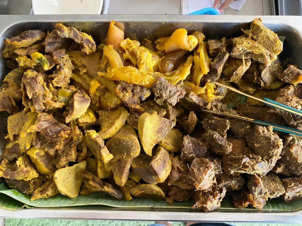 Jangan Salahkan Jeroan Saja, Ini Penyebab Asam Urat Naik Saat Iduladha