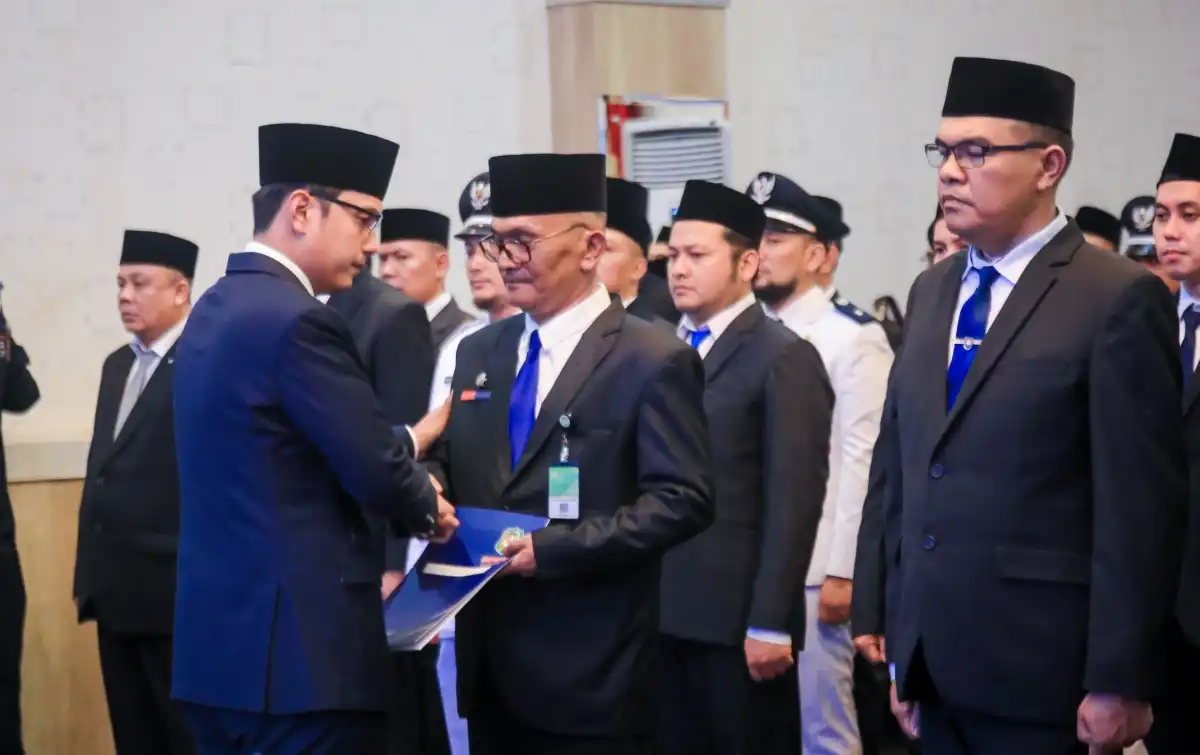 Rico Waas Lantik 76 Pejabat Pemko Medan, Beri Deadline 6 Bulan Tunjukkan Kinerja