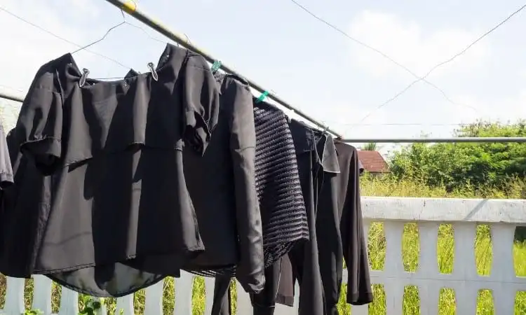 Baju Hitam Lebih Cepat Terasa Panas Saat Dijemur di Bawah Matahari