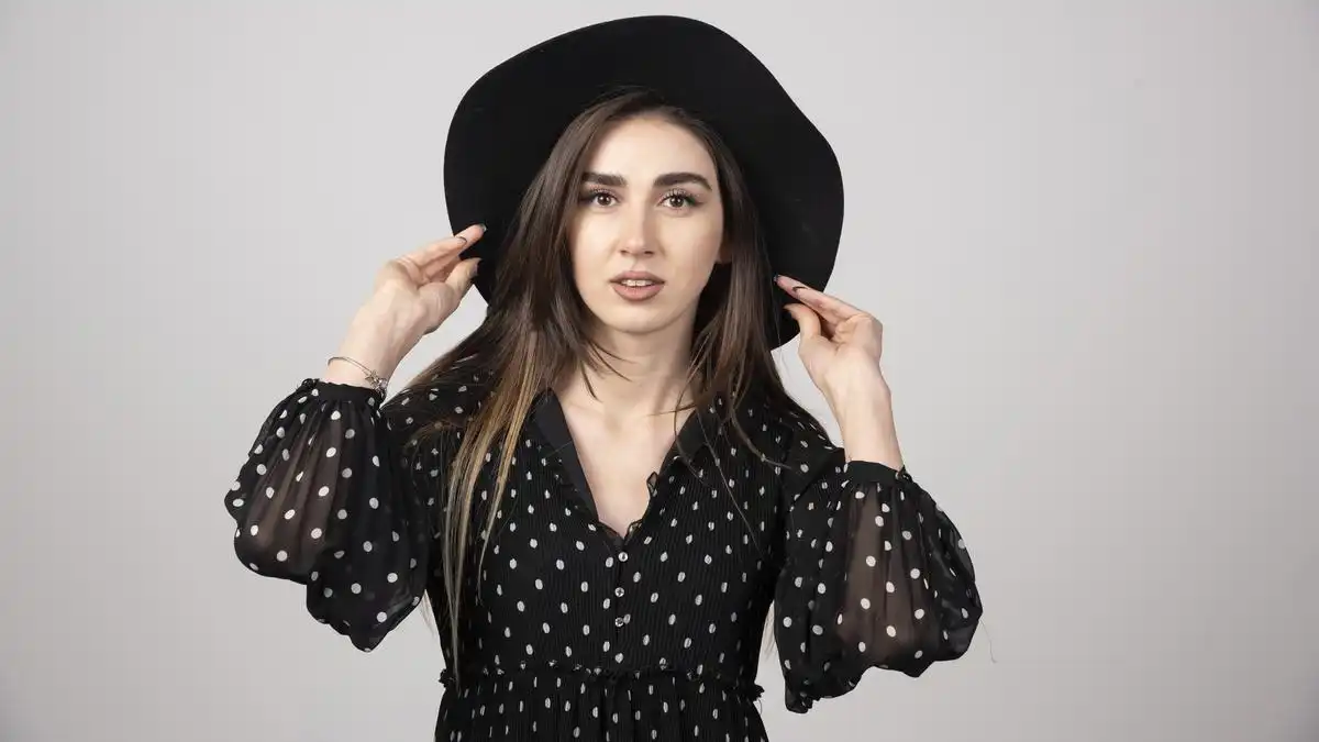 Mengupas Sisi Psikologis dan Fakta Menarik Si Pecinta Warna Hitam