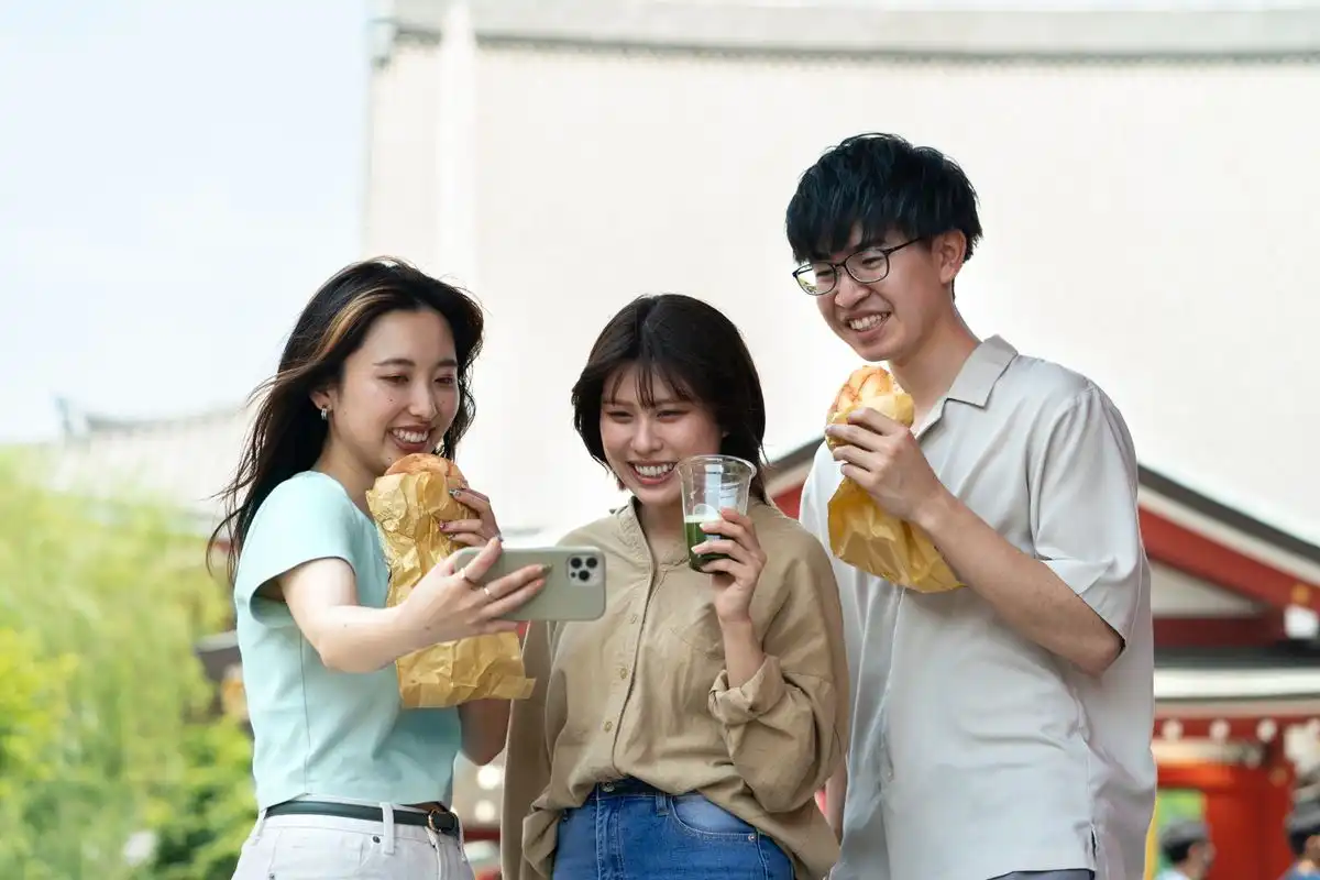 Apakah Pertemananmu Sehat? Kenali Ciri-Ciri Teman Toxic Ini