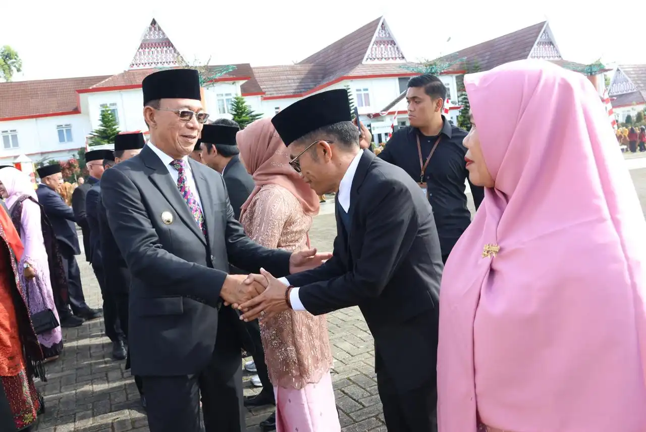 Bupati Tapsel Lantik 10 Pejabat Pimpinan Tinggi Pratama, Tekankan Ketahanan Pangan dan Kolaborasi